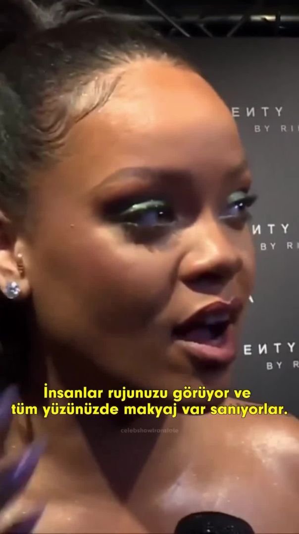 Rihanna Official